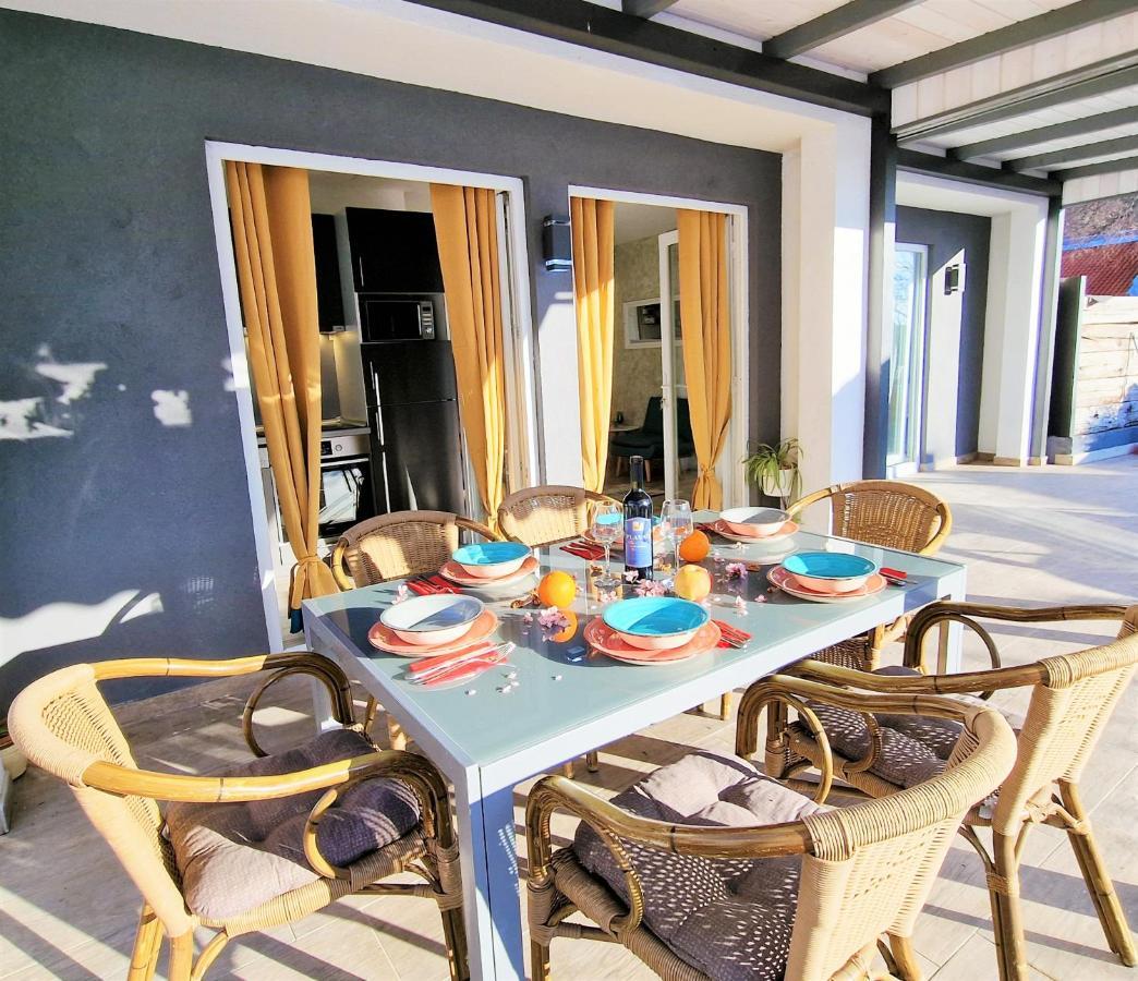 Holiday House Boost With Heated Pool Klis Exterior foto